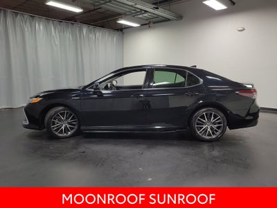 2021 Toyota Camry Hybrid XLE
