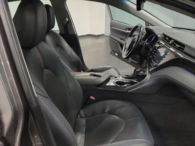 2020 Toyota Camry Hybrid XLE