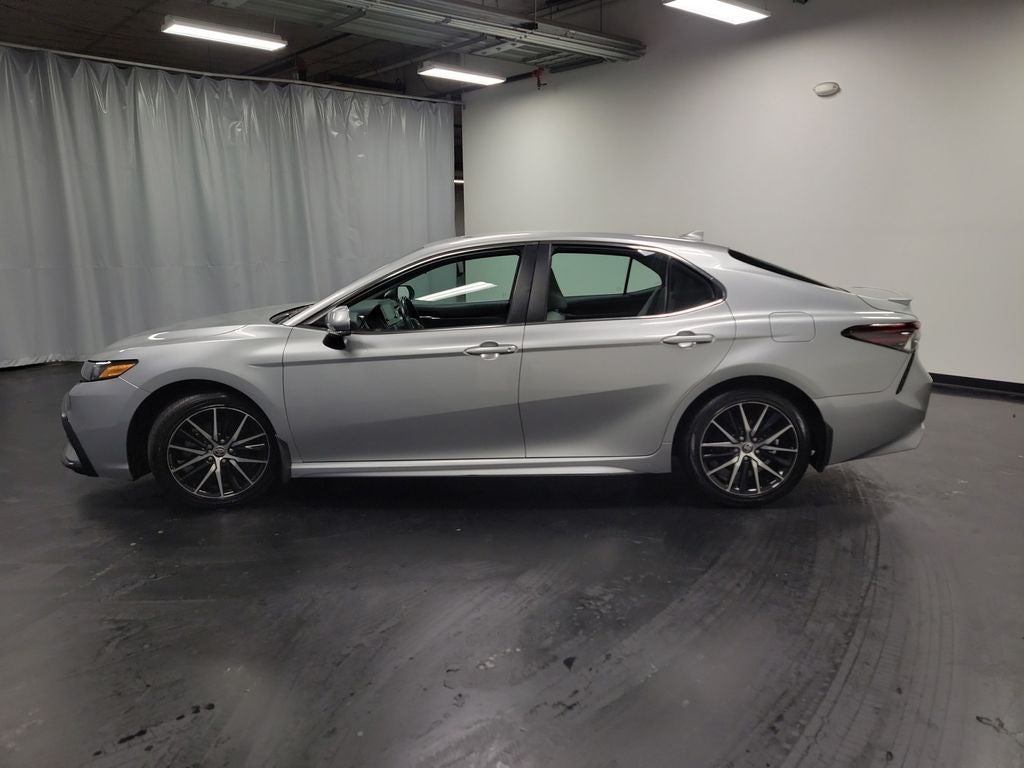 2024 Toyota Camry Hybrid SE
