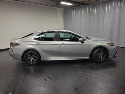 2024 Toyota Camry Hybrid SE