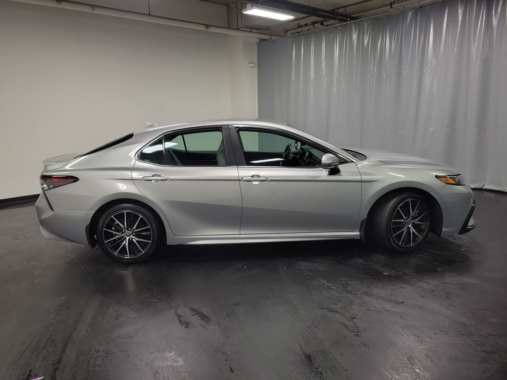 2024 Toyota Camry Hybrid SE