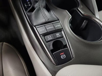 2024 Toyota Camry Hybrid SE