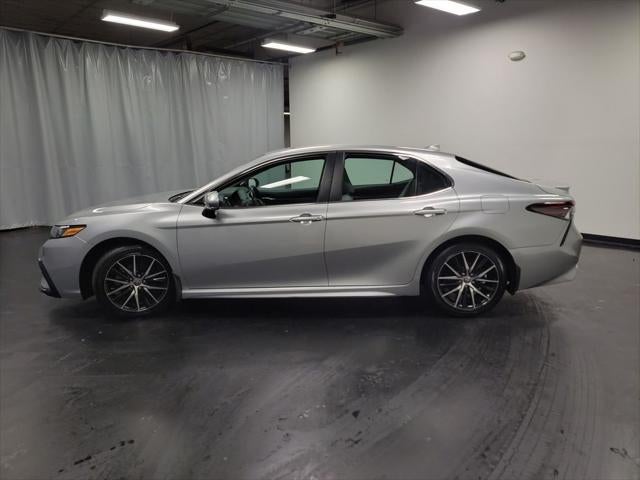 2024 Toyota Camry Hybrid SE