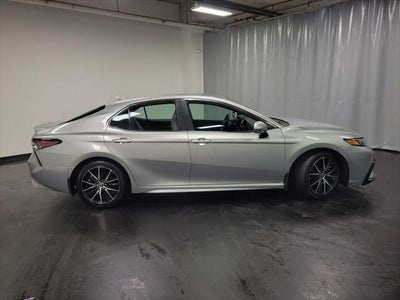 2024 Toyota Camry Hybrid SE