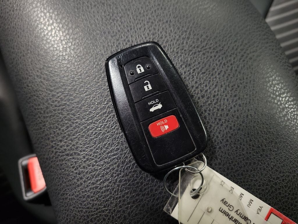 2022 Toyota Camry Hybrid SE