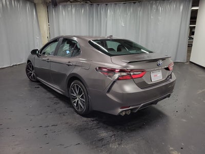 2022 Toyota Camry Hybrid SE