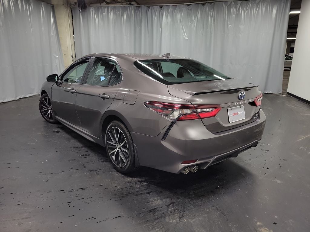 2022 Toyota Camry Hybrid SE