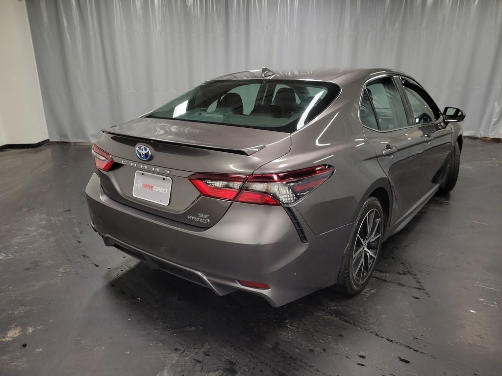 2022 Toyota Camry Hybrid SE