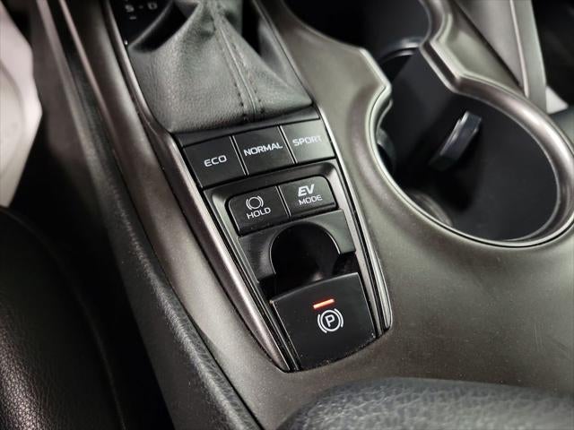 2022 Toyota Camry Hybrid SE