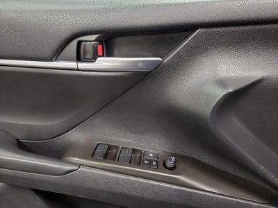 2022 Toyota Camry Hybrid SE