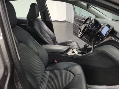 2022 Toyota Camry Hybrid SE