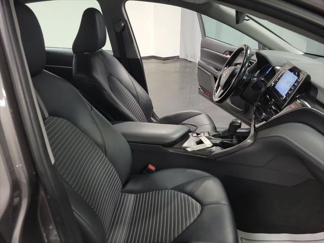 2022 Toyota Camry Hybrid SE