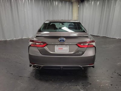 2022 Toyota Camry Hybrid SE