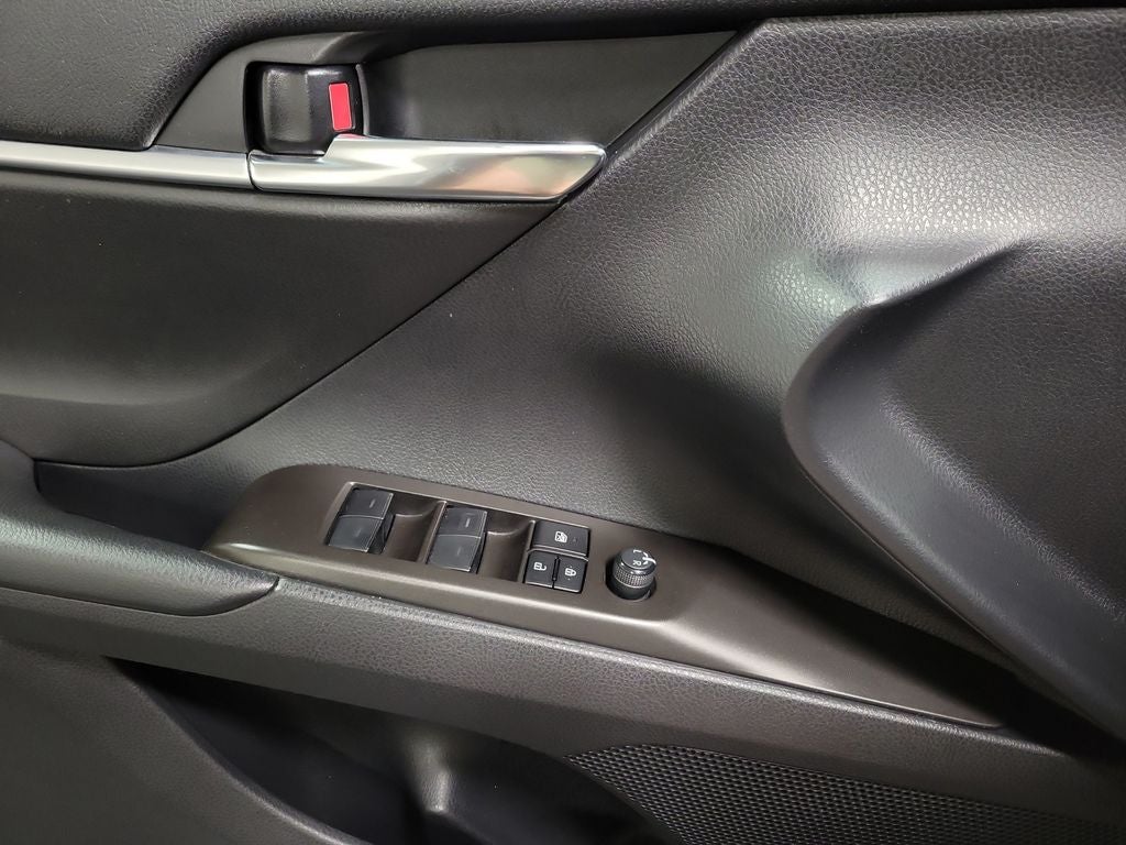 2023 Toyota Camry Hybrid LE