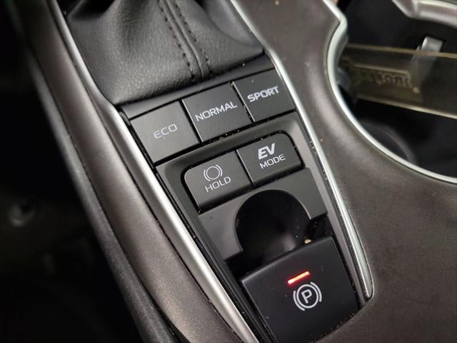 2023 Toyota Camry Hybrid LE