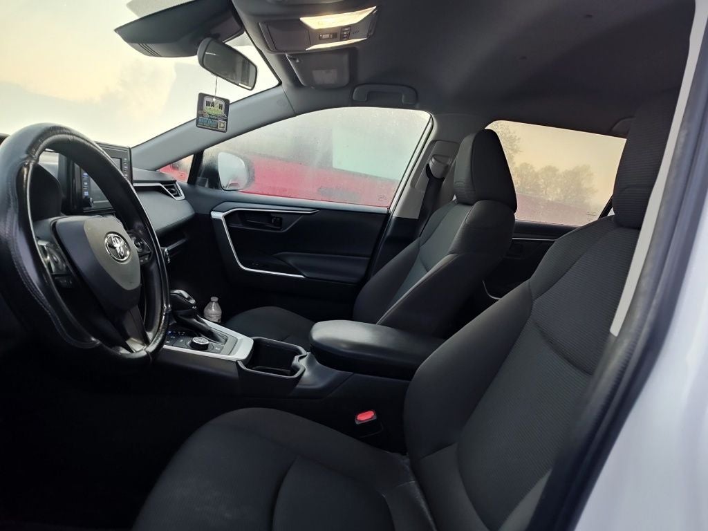 2022 Toyota RAV4 Hybrid LE