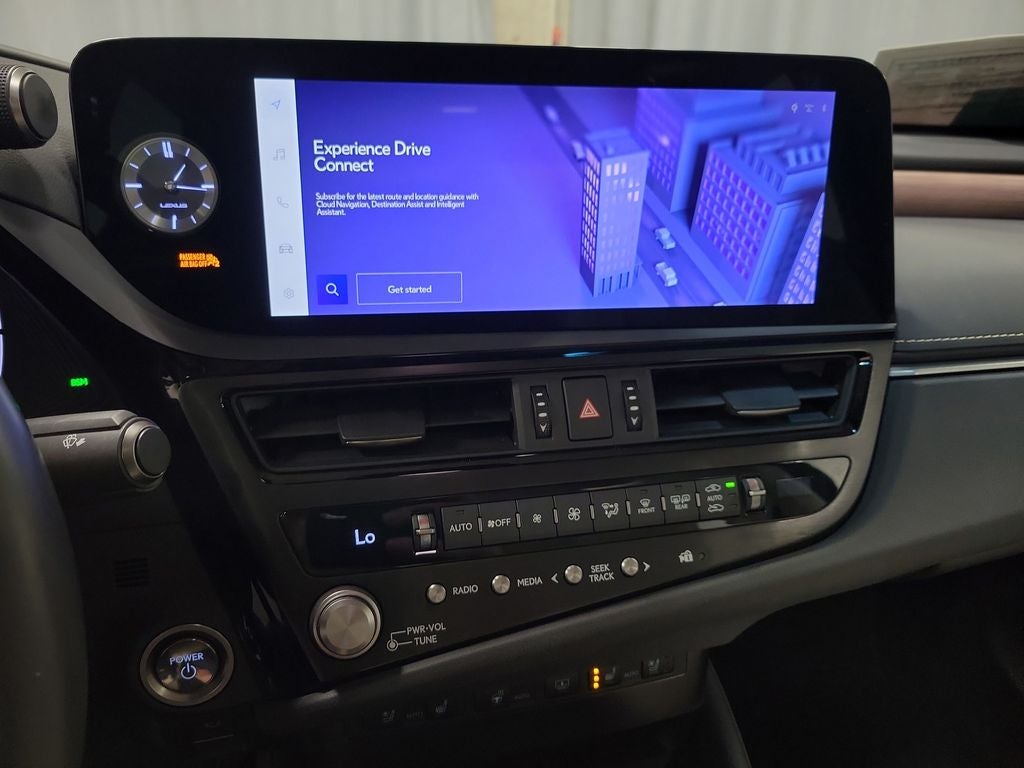 2024 Lexus ES 300h Luxury