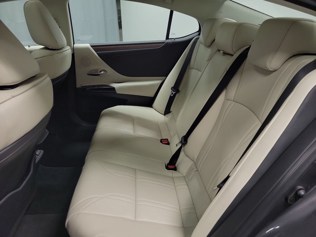 2024 Lexus ES 300h Luxury