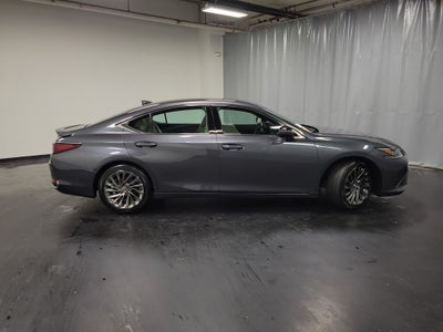 2024 Lexus ES 300h Luxury