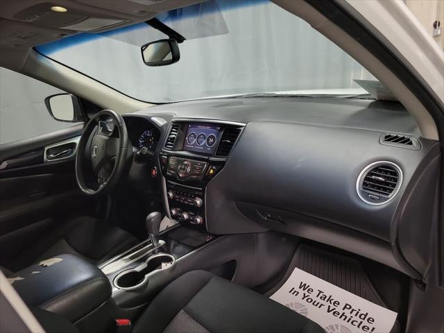 2019 Nissan Pathfinder SV