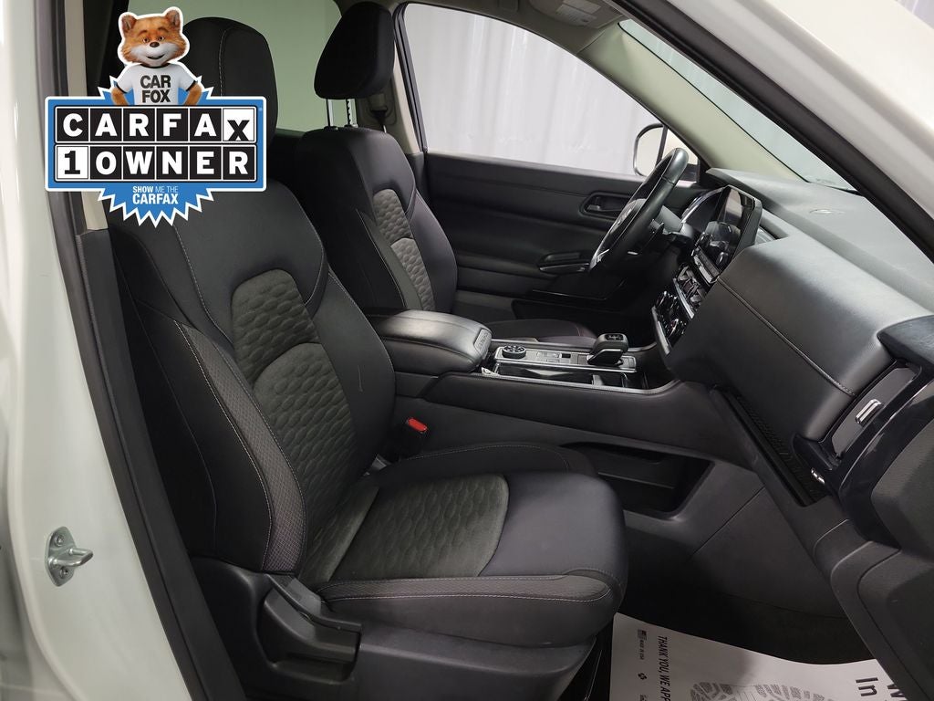 2023 Nissan Pathfinder SV