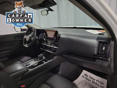 2023 Nissan Pathfinder SV