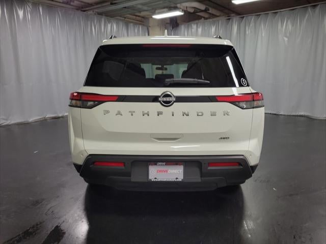 2025 Nissan Pathfinder SV