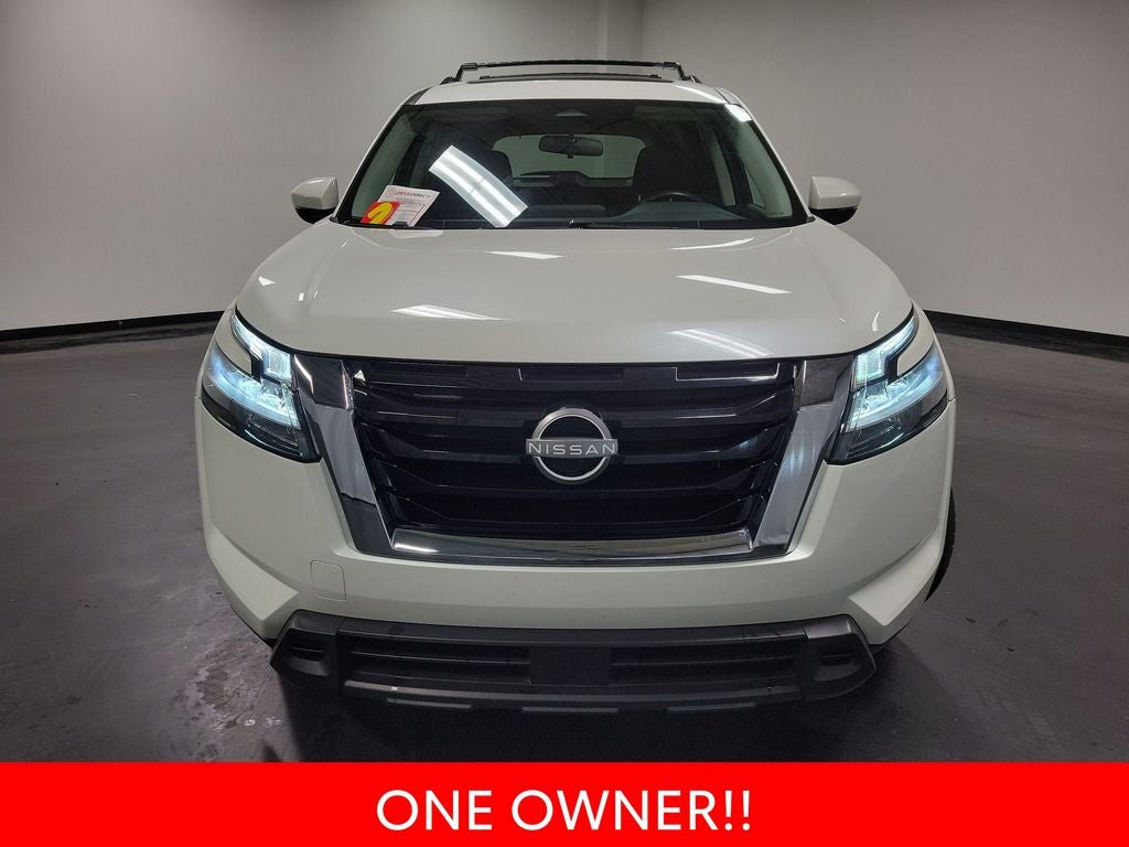 2022 Nissan Pathfinder SV