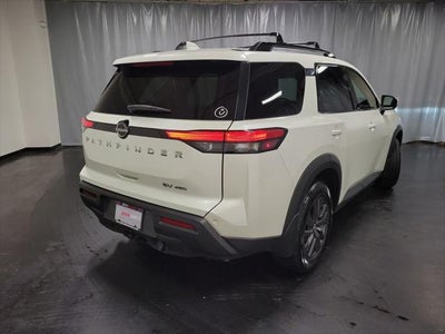 2022 Nissan Pathfinder SV