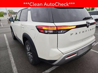 2024 Nissan Pathfinder SL