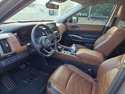 2024 Nissan Pathfinder Platinum