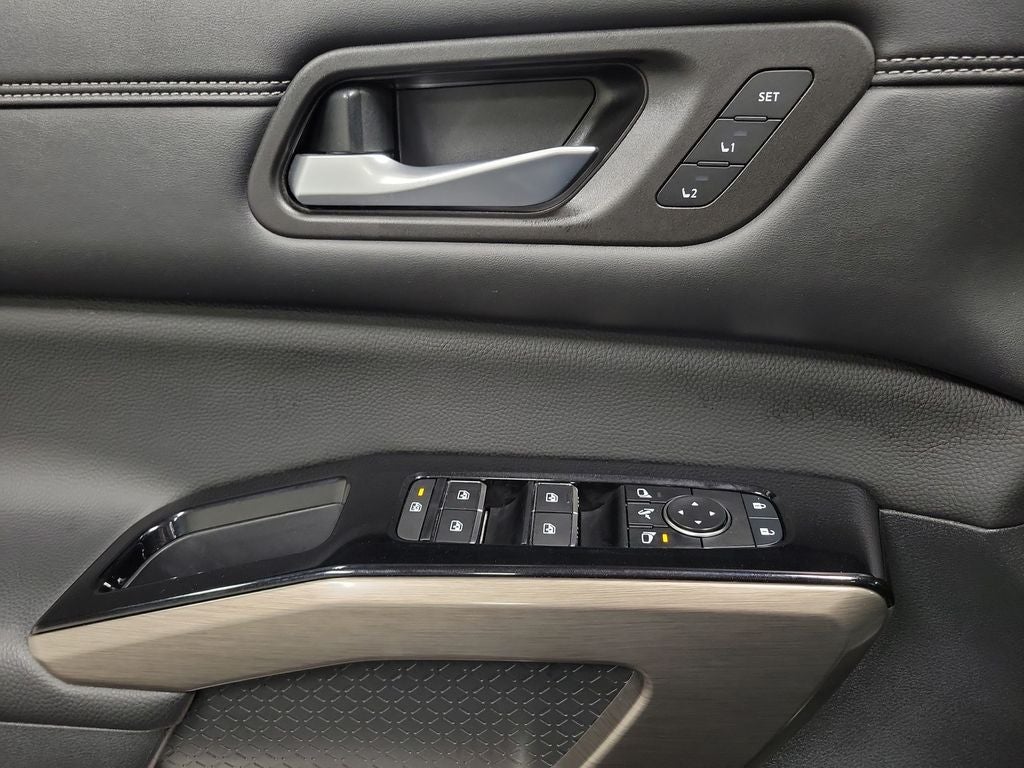 2022 Nissan Pathfinder Platinum