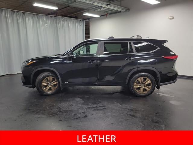 2023 Toyota Highlander Hybrid Bronze Edition