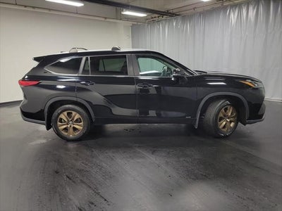 2023 Toyota Highlander Hybrid Bronze Edition