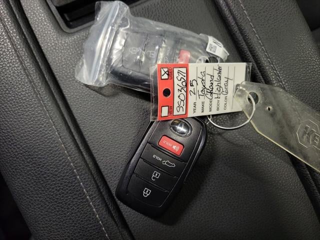 2025 Toyota Grand Highlander Hybrid Nightshade Edition