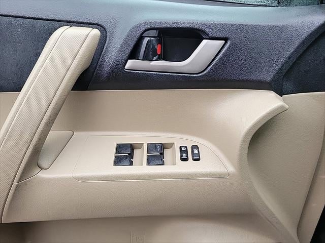 2011 Toyota Highlander Base