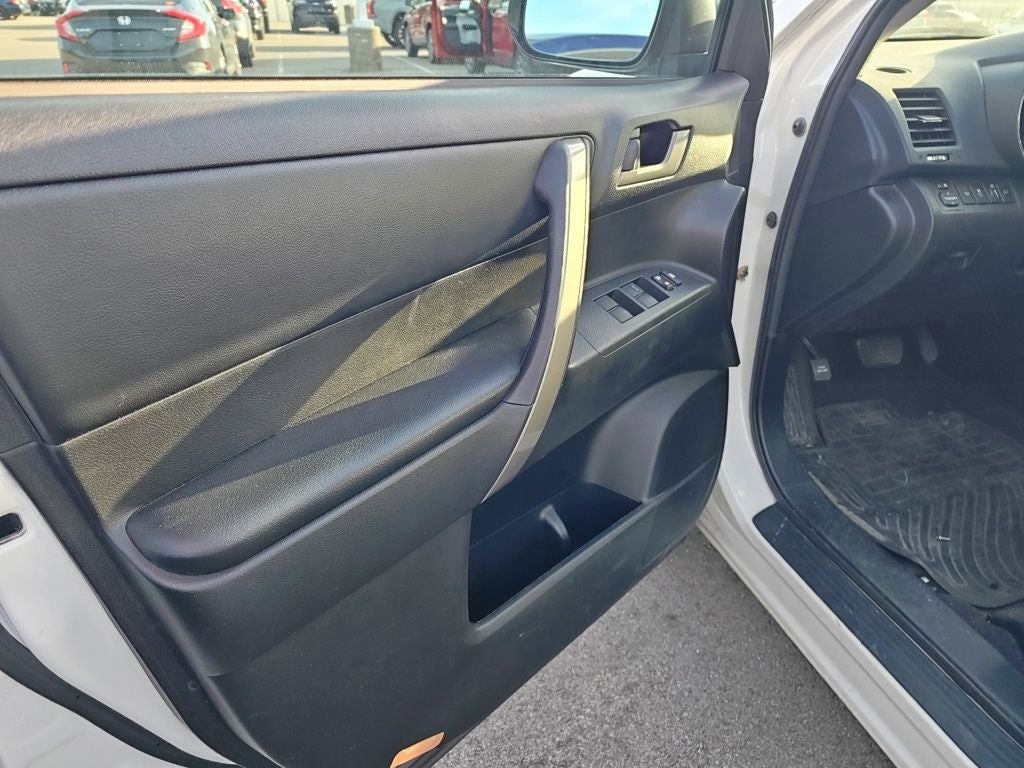 2013 Toyota Highlander SE