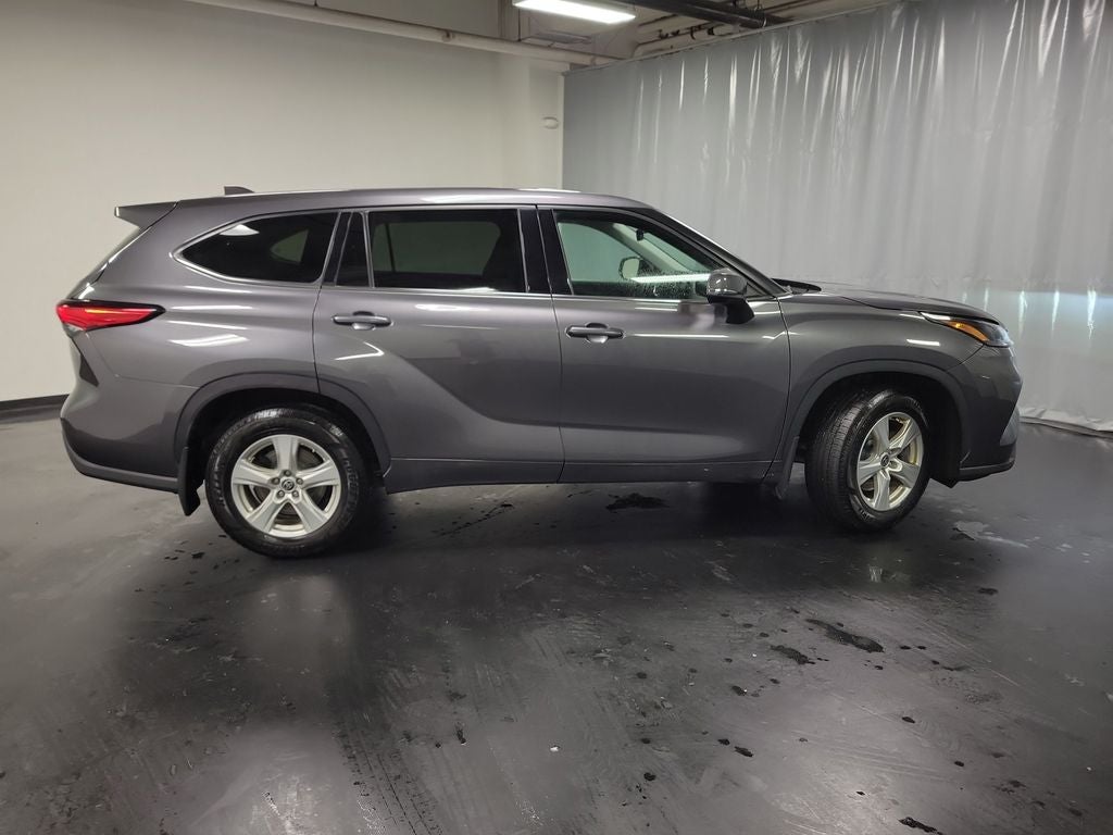 2022 Toyota Highlander LE