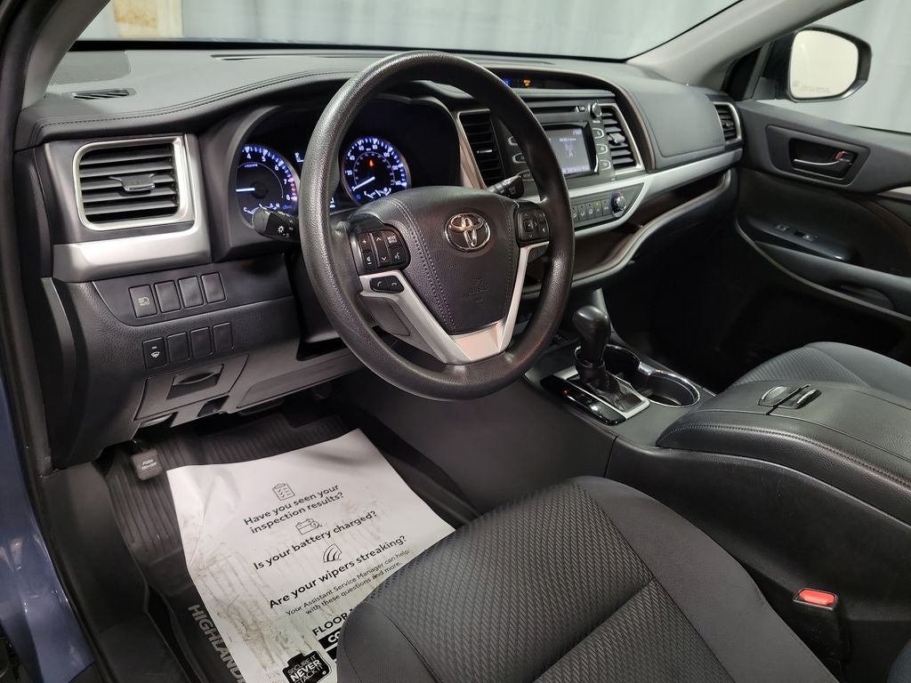 2019 Toyota Highlander LE