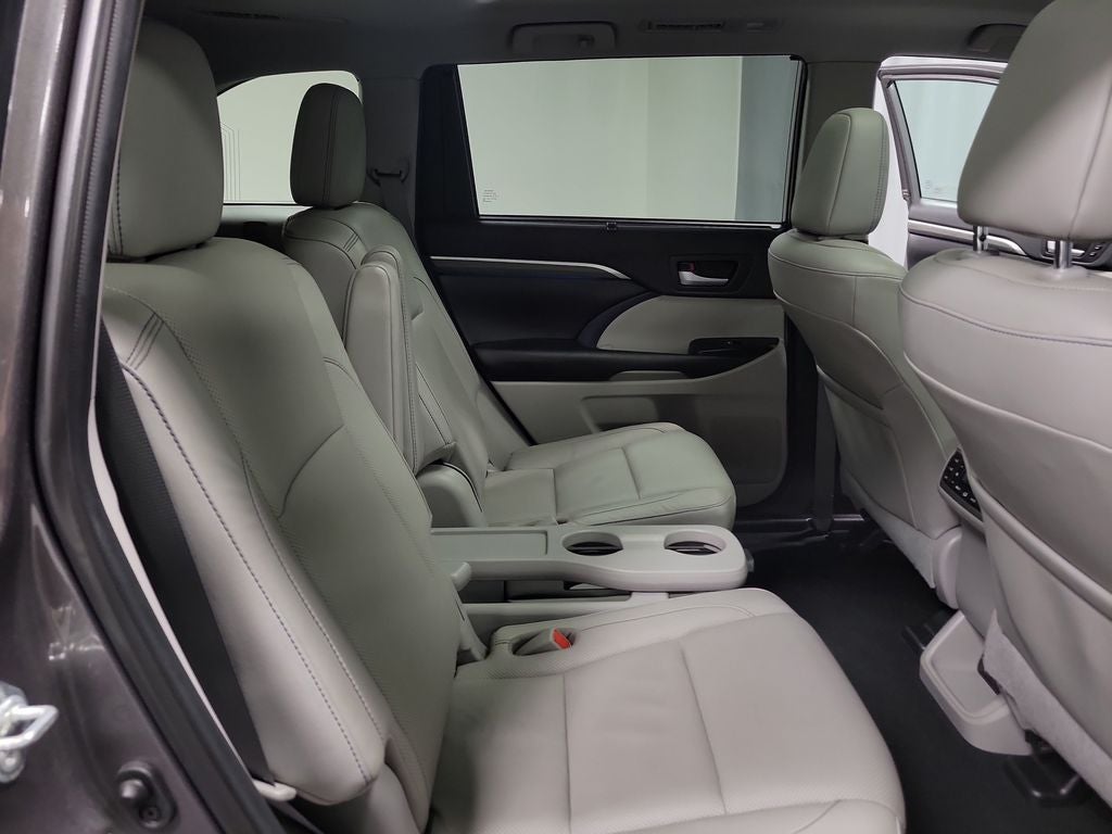 2019 Toyota Highlander Hybrid Limited Platinum