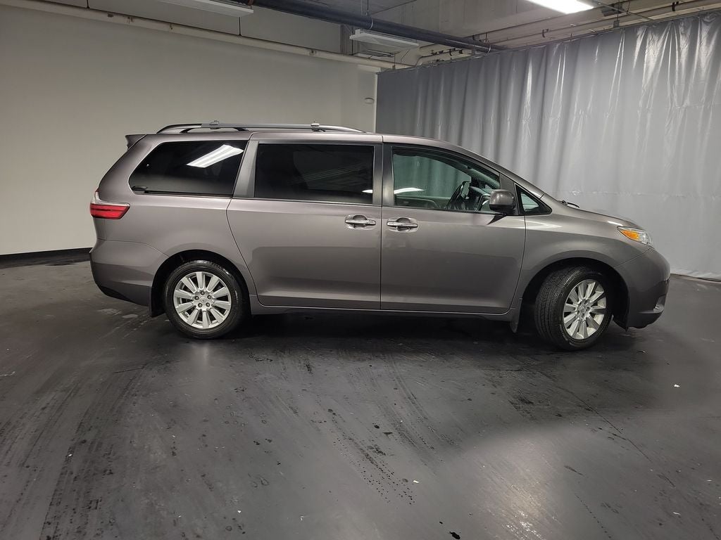 2015 Toyota Sienna XLE 7 Passenger