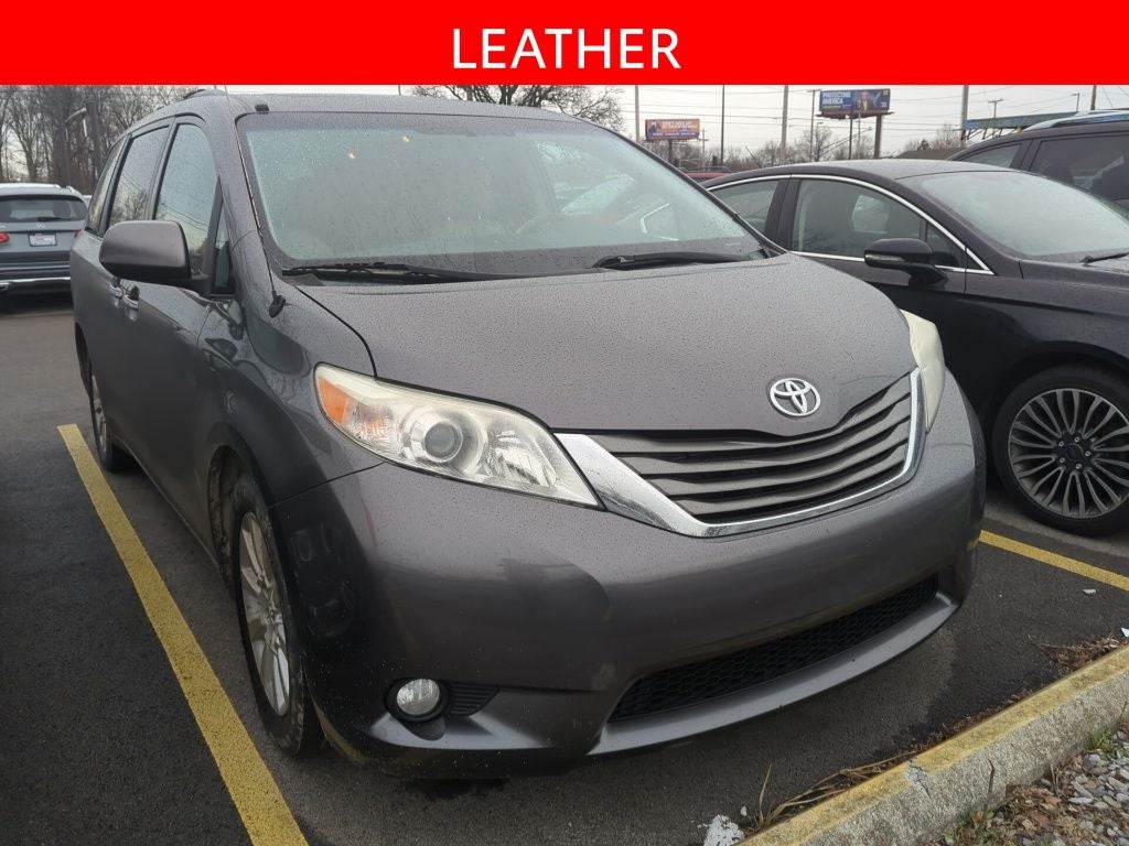 2013 Toyota Sienna XLE 7 Passenger