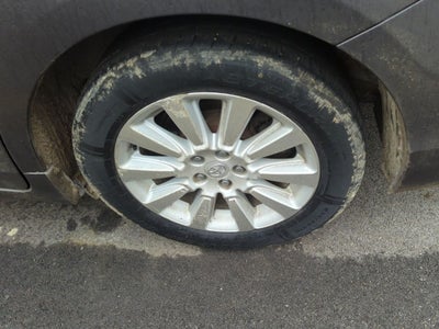 2013 Toyota Sienna XLE 7 Passenger