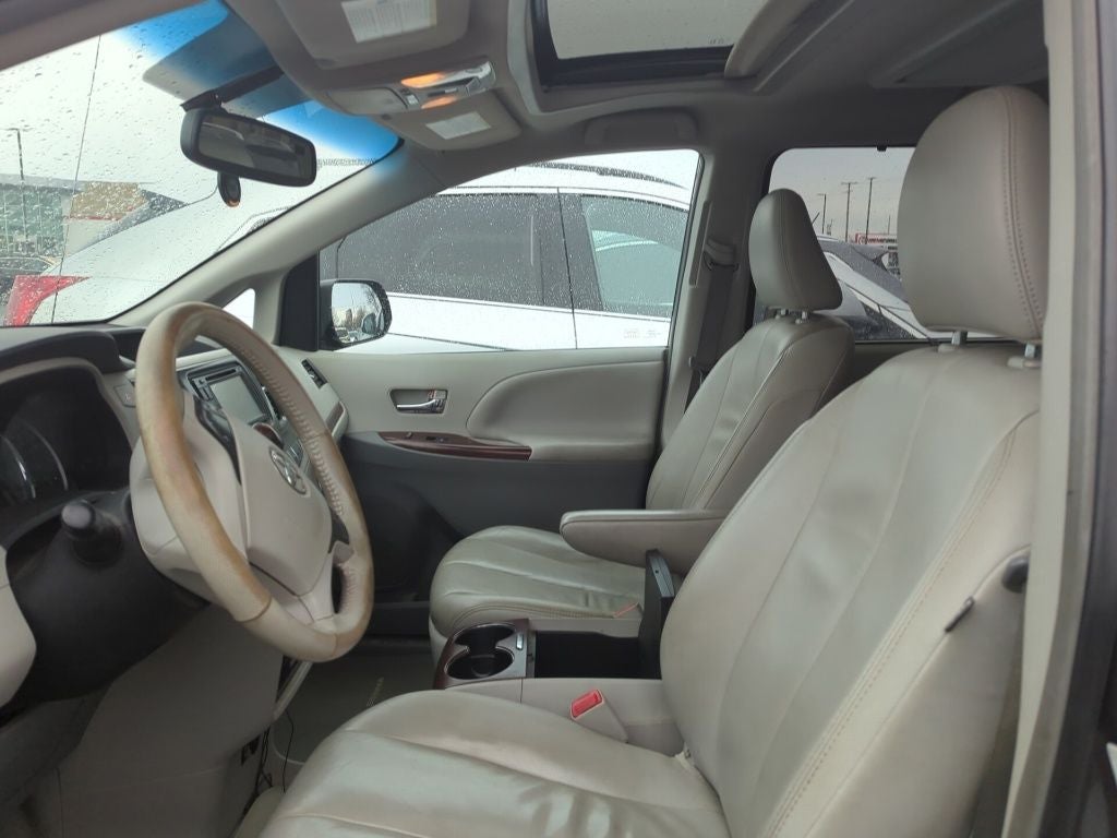 2013 Toyota Sienna XLE 7 Passenger