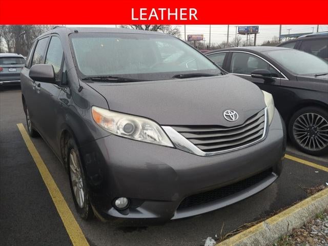 2013 Toyota Sienna XLE 7 Passenger