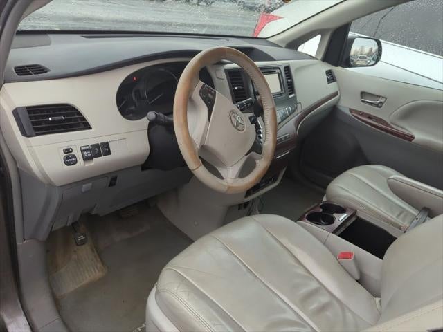 2013 Toyota Sienna XLE 7 Passenger