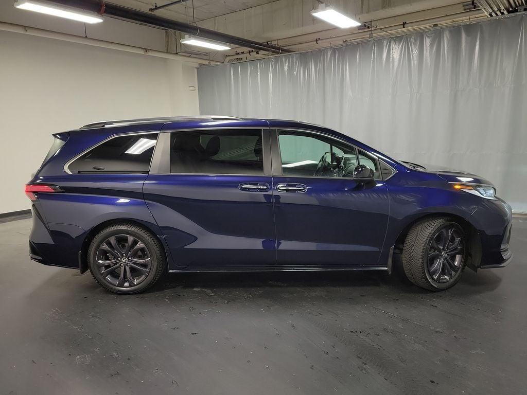 2022 Toyota Sienna XSE 7 Passenger