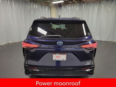 2022 Toyota Sienna XSE 7 Passenger