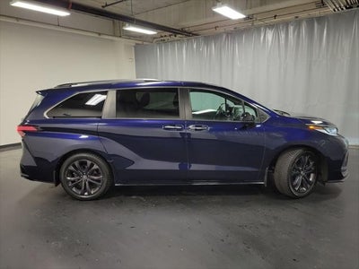 2022 Toyota Sienna XSE 7 Passenger