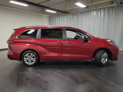 2023 Toyota Sienna XSE 7 Passenger